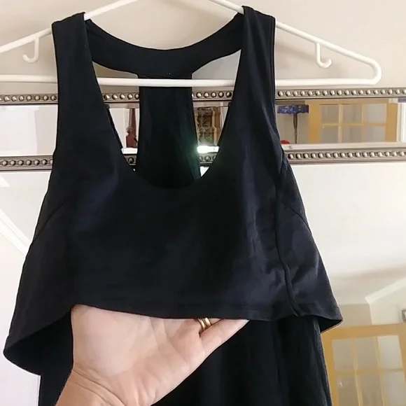 Lululemon T back tank top with crop top layer sz 8 - Picture 4 of 6